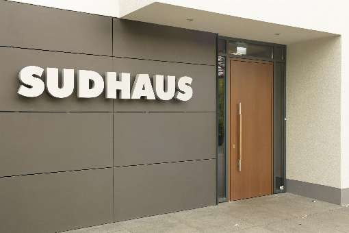Photo 1: Entrance to the Sudhaus. Photo: Schreinerei Wans